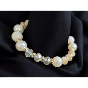 Handmade White Pearl and Goldtone Bali Style Bead Stretch Bracelet